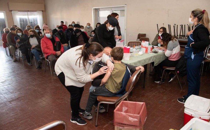 Covid-19: solo 4 de cada 10 argentinos aplicaron