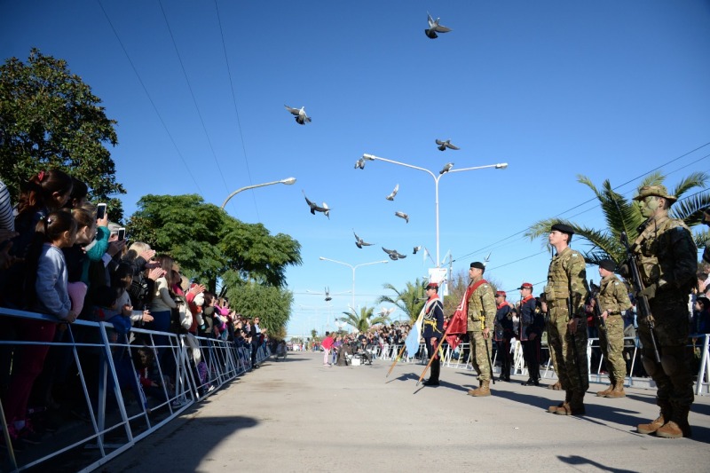 Colonia Hinojo fue sede del tradicional desfile del 25 de Mayo