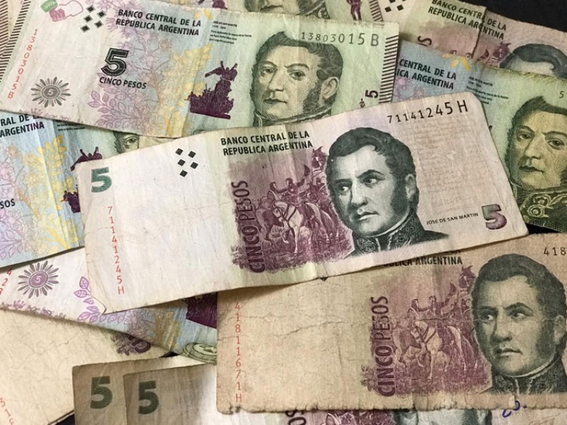 Llega el final de los billetes de 5 pesos