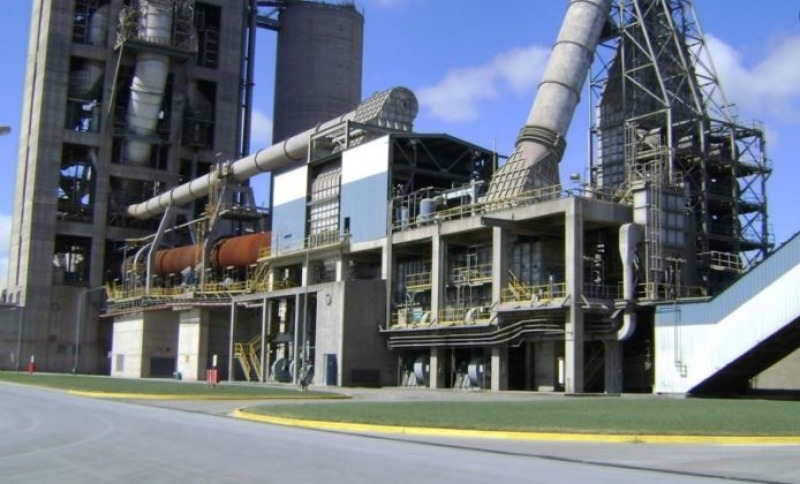 Loma Negra suspendi la produccin y despacho de cemento