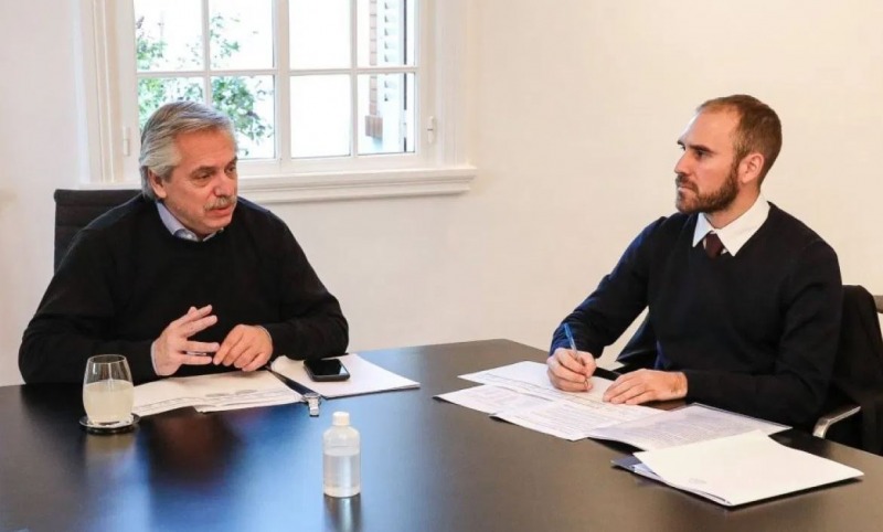 Duro informe pronostica recesin e inflacin en el pas