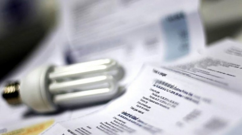 Extienden el congelamiento de las tarifas de luz y gas