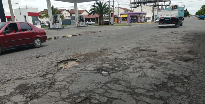 Avenida Ituzaing: solicitan a la Municipalidad que tape los baches