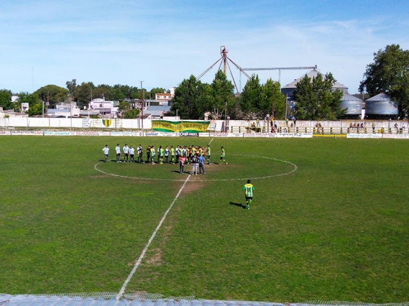 Con el torneo juvenil nocturno vuelve el ftbol en Azul