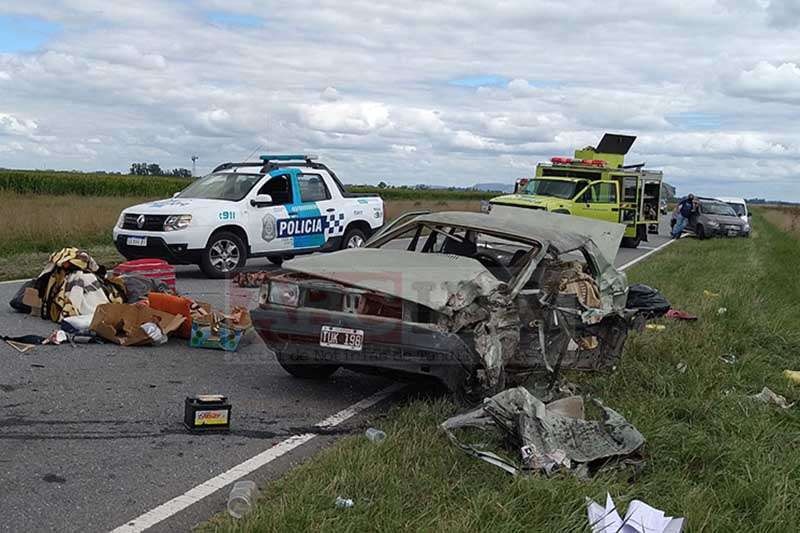 Choque entre un auto y un micro en Ruta 30: muri una menor de 12 aos