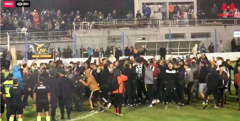 Escndalo en Junn: se disput una final de ftbol con 600 hinchas