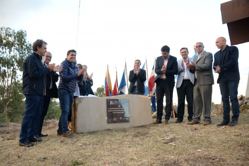Emotivo homenaje por los 100 aos del primer despacho de cemento