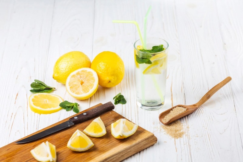 Aguas saborizadas caseras, una excelente alternativa