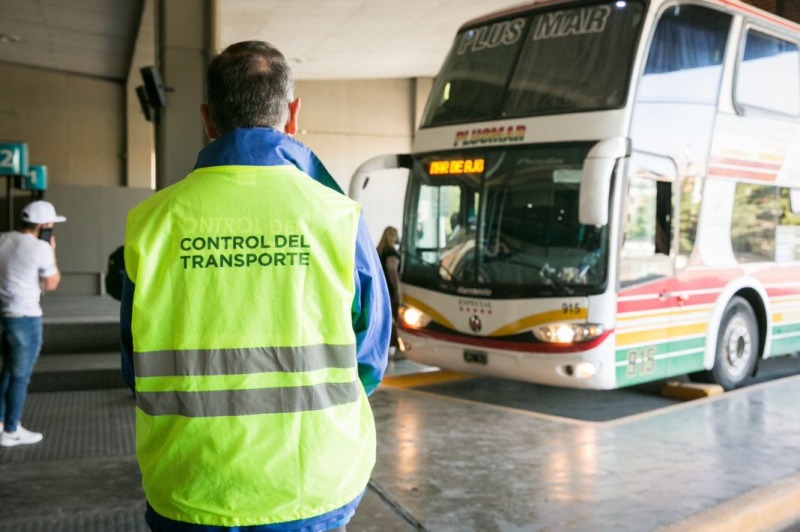 Comienza a implementarse el pase sanitario en transportes