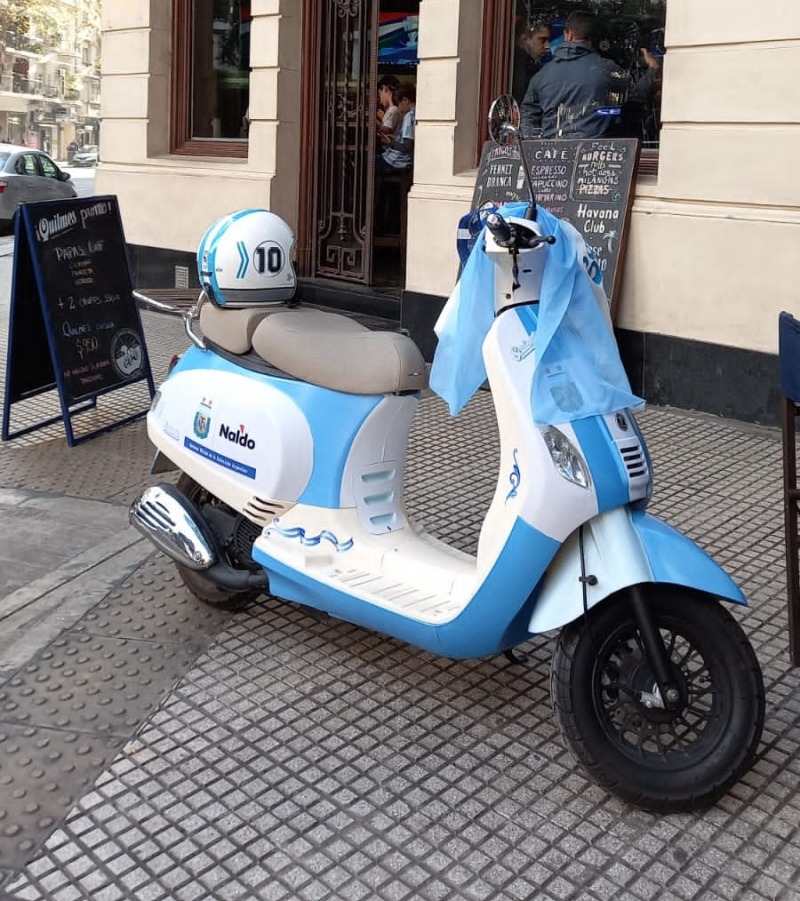 Naldo present su Scaloneta