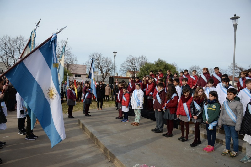 Se realiz el acto oficial por el Da de la Bandera