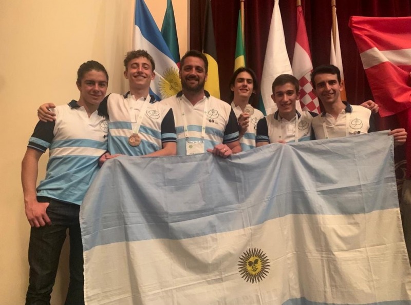 Donato Pellegrini se trae dos medallas de plata de Armenia