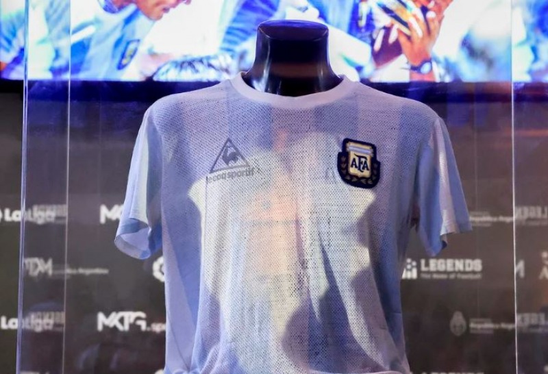 Recuperan camiseta que Maradona us en la final de Mxico 86