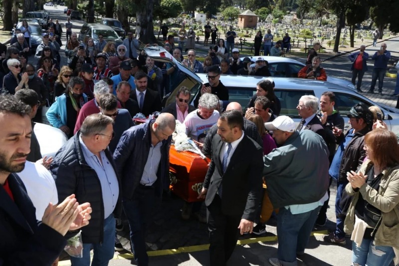 Una multitud despidi a Carlitos Bal en la Chacarita