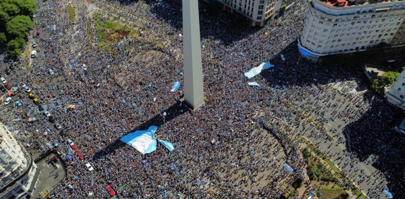 Argentina Campen: una marea de gente en el Obelisco
