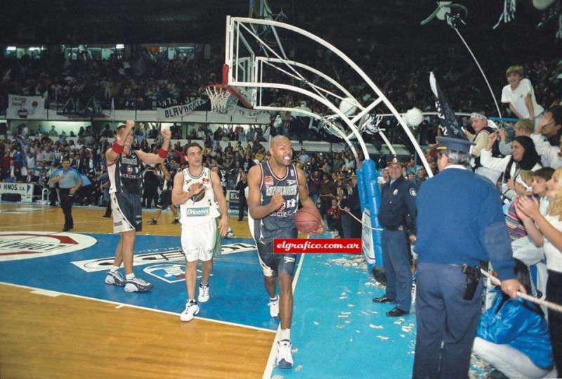 Descendi Atenas, el ms grande entre los grandes