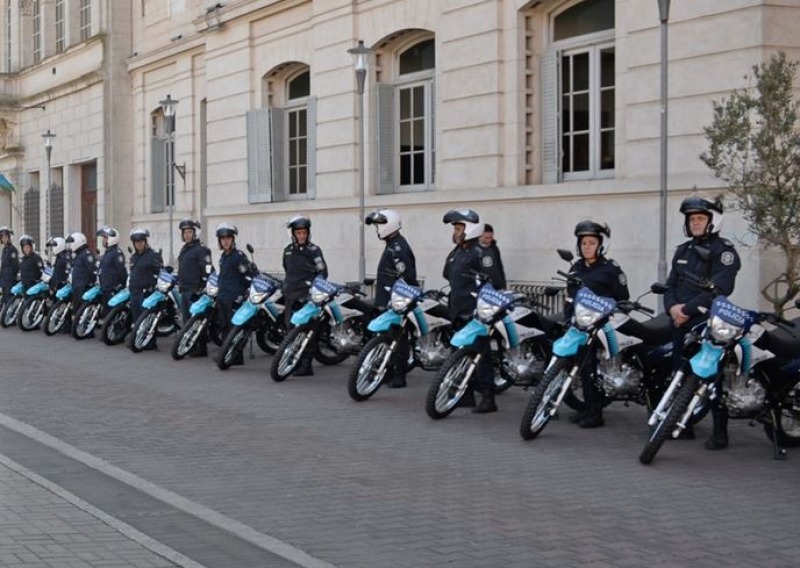 Entregaron 16 motos a la polic�a bonaerense