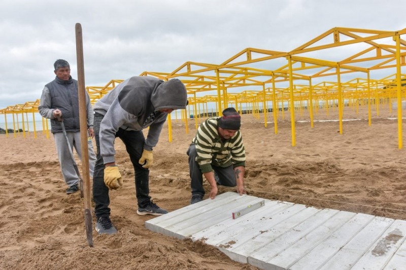 Comenz el armado de carpas en Mar del Plata
