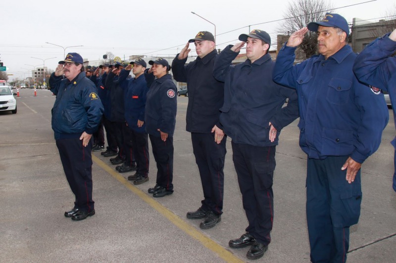 Comenzaron los festejos por los 74 aos de Bomberos Voluntarios