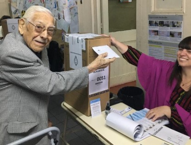 Octavio Fsner Oliva, un votante que pasa los 100 aos
