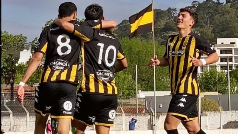 Argentino A: con un gol de Quimey Marn se clasific Santamarina