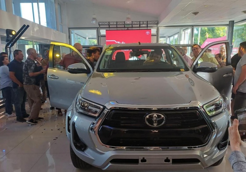 Catriel Mapu present la nueva Hilux SRX