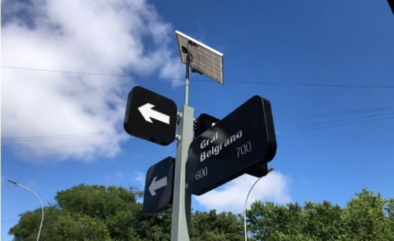 En Tandil hay carteles luminosos ecolgicos y con luz solar