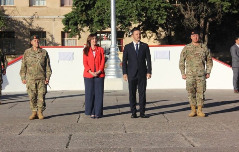 Victoria Villarruel visit� la ciudad de Azul