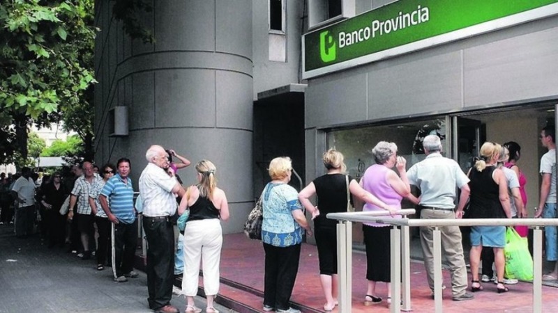 Jubilados y pensionados bonaerenses cobran desde el 30