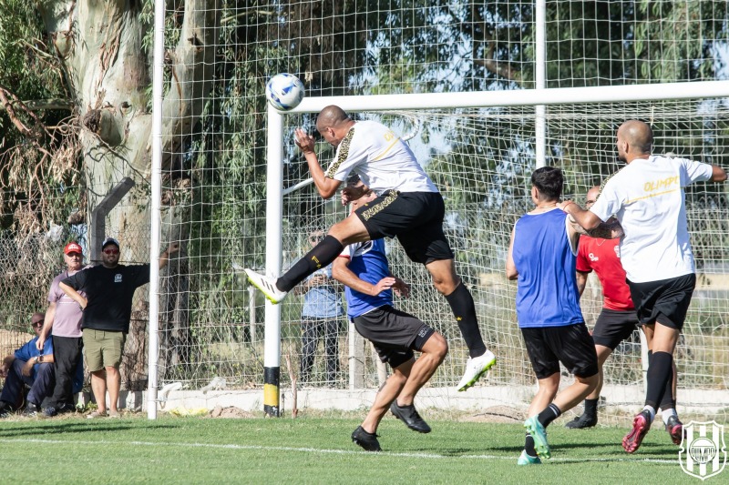 Con Galotti titular, Huracn de Ingeniero White perdi con Olimpo