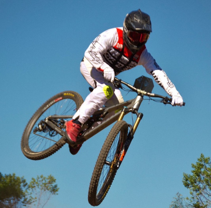 MTB: el olavarriense que se destaca en el descenso de monta�a