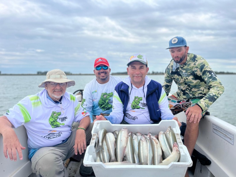 Visita a la laguna Cuero de Zorro: El que quiere pescado que se moje
