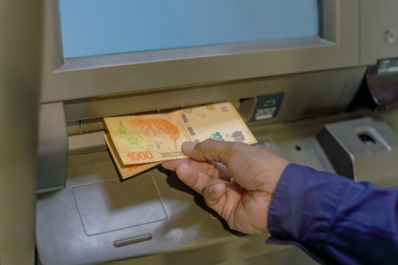 El salario qued 40% abajo de la era Cristina y 24% de Macri