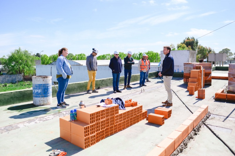 Visitaron las obras de la Escuela Secundaria N 18 en barrio Lourdes