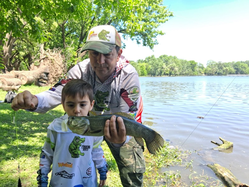 Un da de pesca en familia en el Parque San Martn