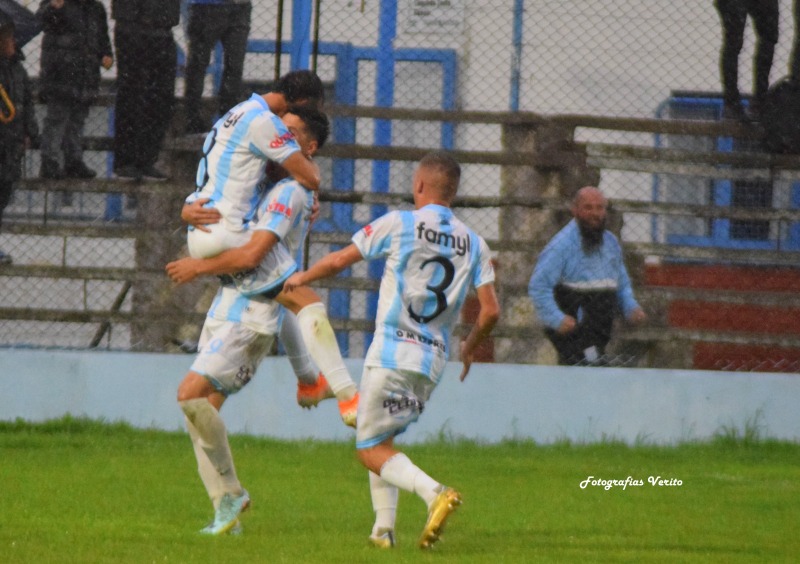Ferro no tuvo contemplaciones con Boca de Azul