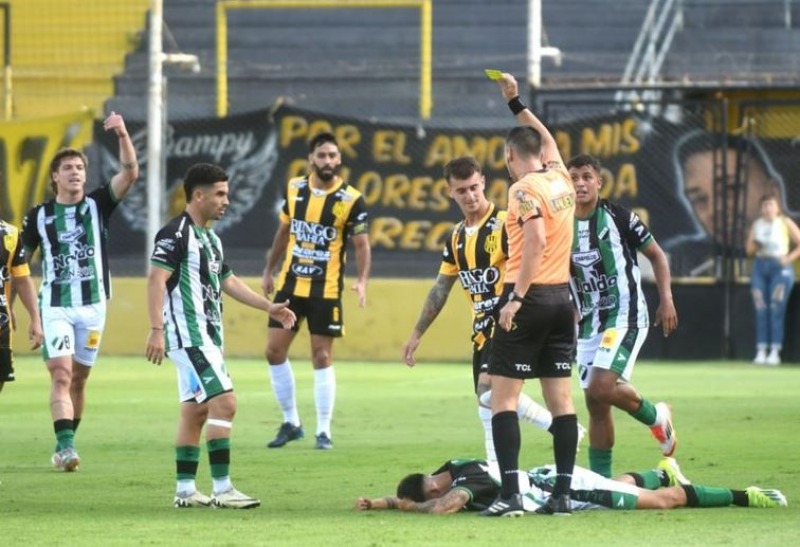 Con Mujica de titular, Villa Mitre empat con Olimpo