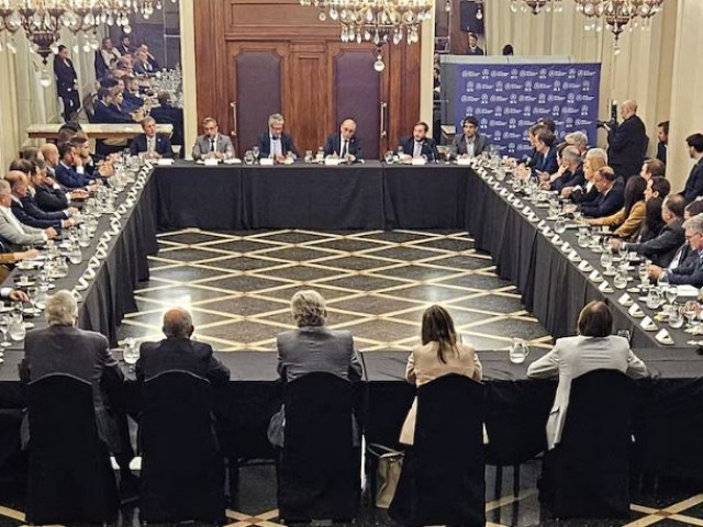 El gobierno ratific que subir las retenciones a las exportaciones