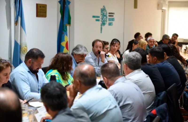 Paritarias: Provincia y los gremios vuelven a reunirse este lunes