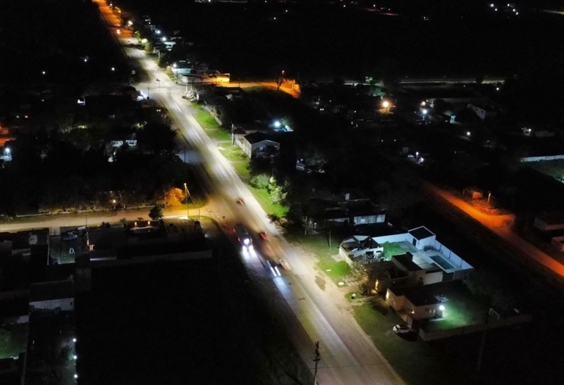 La avenida Emiliozzi tiene nuevas luminarias LED