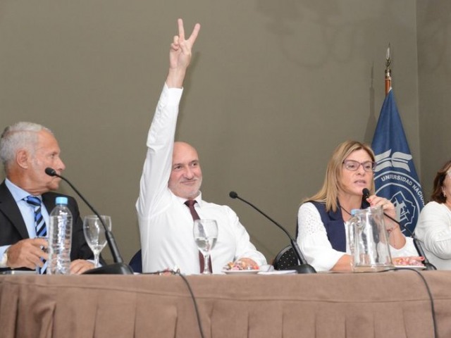 Siempre es difcil renovar cuando a uno le toca ejercer en dos crisis