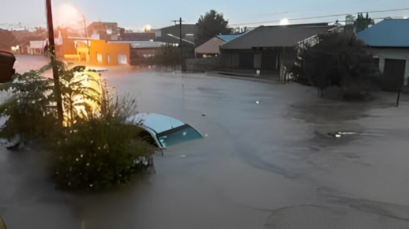 Miles de evacuados por las inundaciones en la Provincia