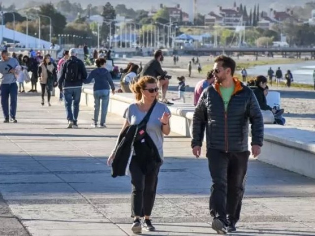 Intendentes bonaerenses buscan pasar el feriado del 12 de octubre