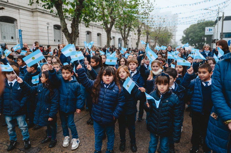 Olavarra festej el 25 de Mayo con un masivo Desfile Patrio