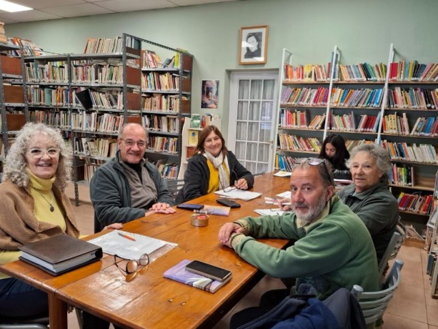 Homenajearn a escritores en la biblioteca Coty Laborde