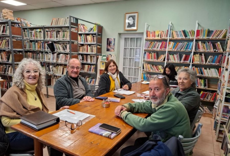 Homenajearn a escritores en la biblioteca Coty Laborde