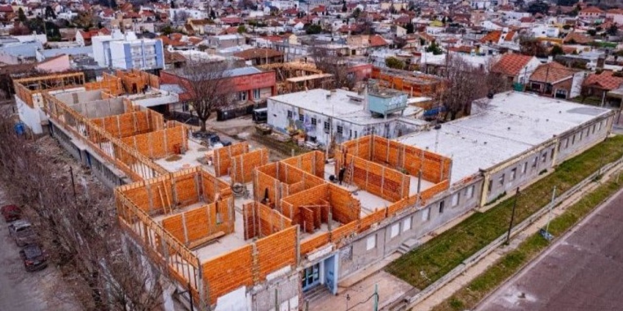 Obra otra vez parada y reunin clave con el Rectorado