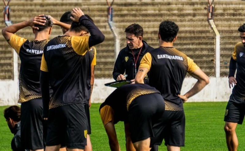 Crisis en Santamarina: el plantel no entren por falta de pago