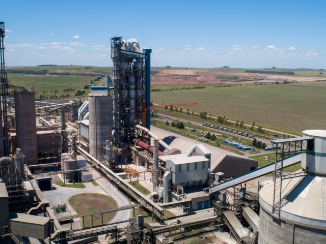 Un inversor argentino buscar quedarse con Loma Negra