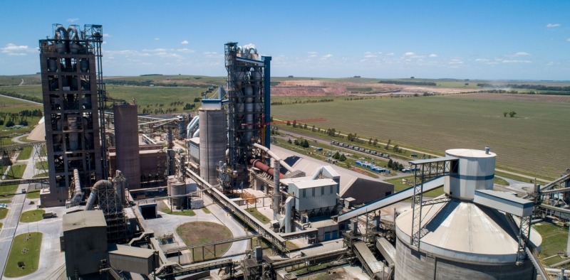 Un inversor argentino buscar quedarse con Loma Negra